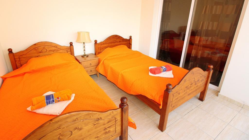 Panikos Beach Apartment I Lárnaka Kültér fotó