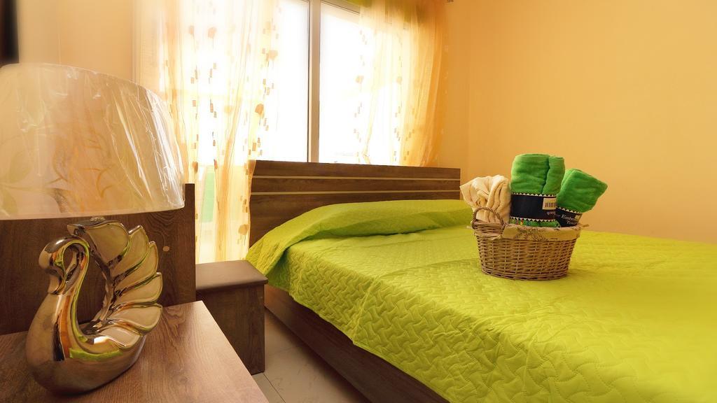 Panikos Beach Apartment I Lárnaka Kültér fotó