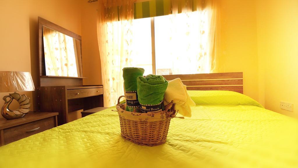 Panikos Beach Apartment I Lárnaka Kültér fotó