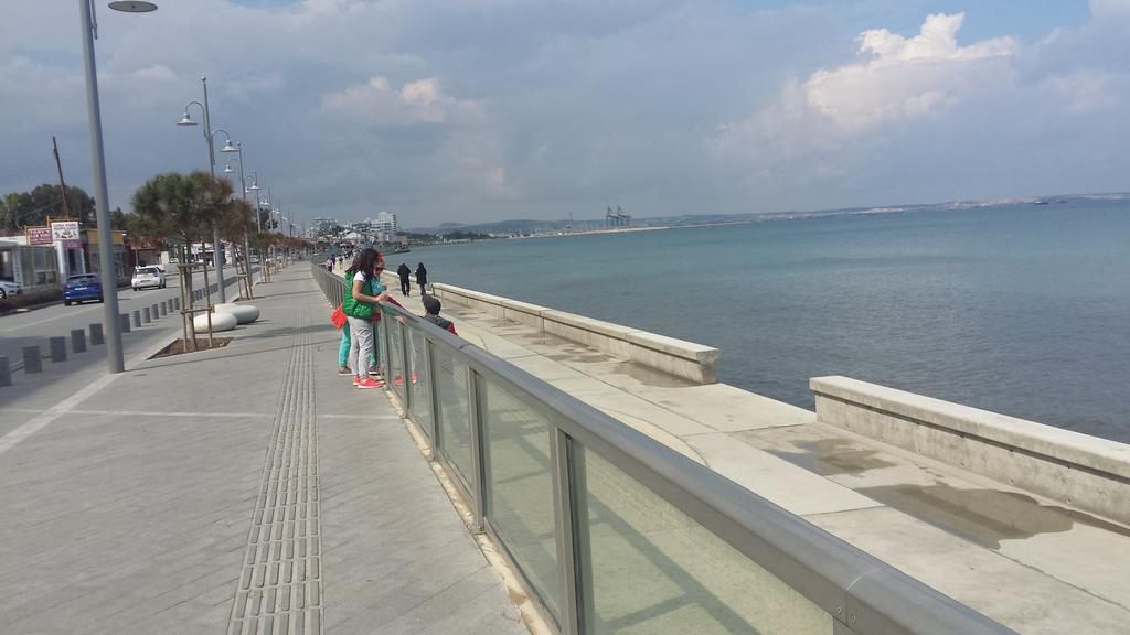 Panikos Beach Apartment I Lárnaka Kültér fotó