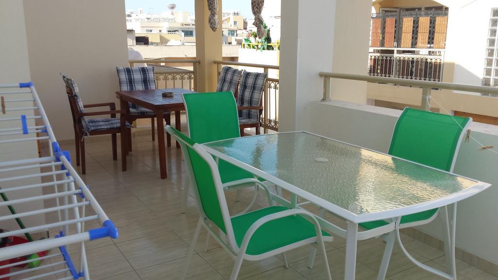 Panikos Beach Apartment I Lárnaka Kültér fotó